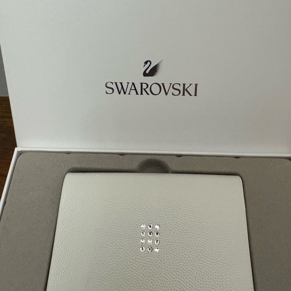 NEW with packaging , White Swarovski leather wallet/ card holder.